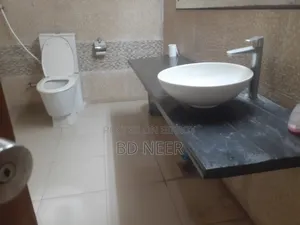 8-bedroom House in Gulshan for rent