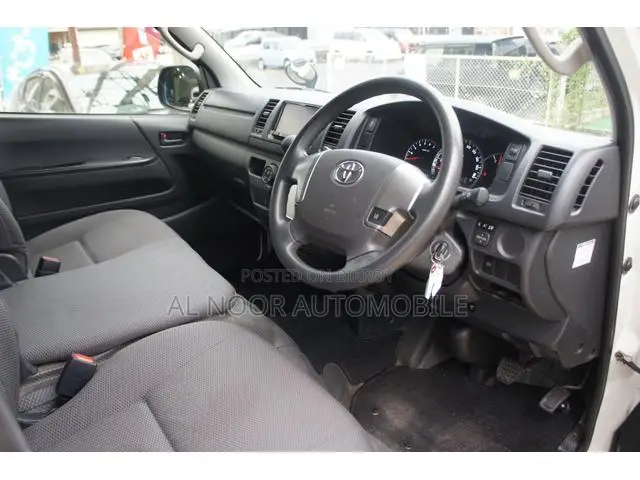 Toyota HiAce 2021 Pearl