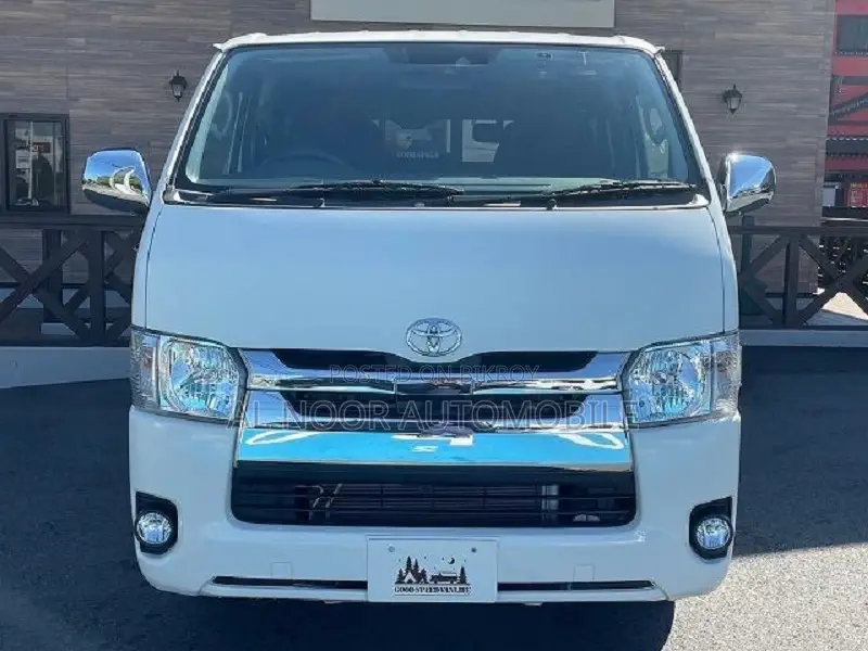 Toyota HiAce 2021 Pearl