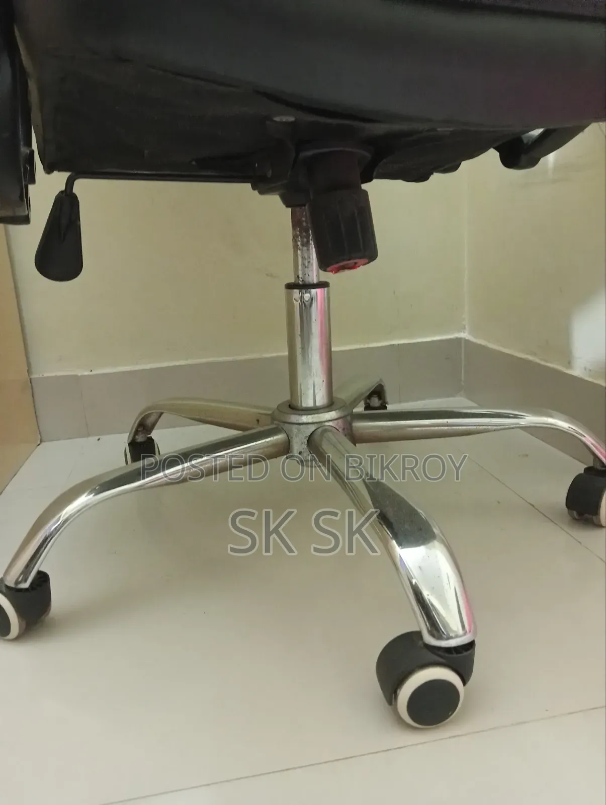 অফিস চেয়ার বিক্রি হবে উত্তরা বাউনিয়া