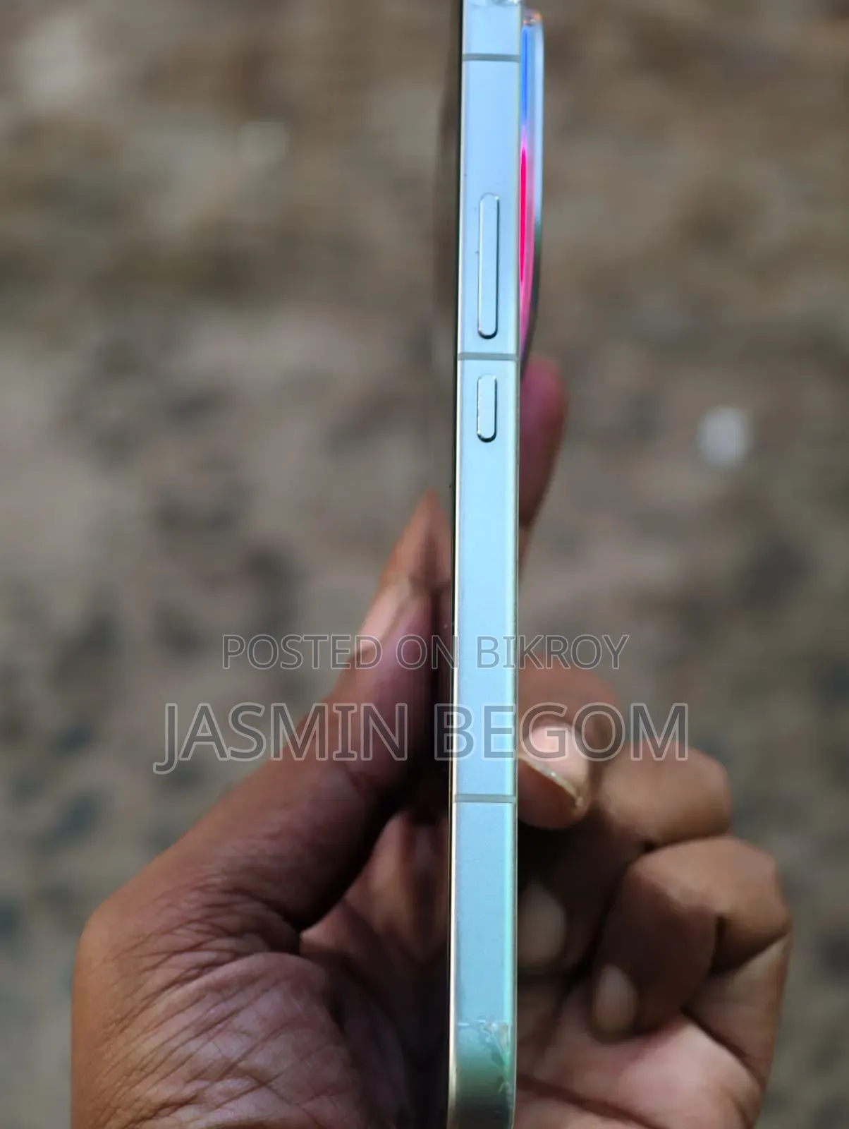 নতুন আইকিউওও ১৫ ২৫৬ জিবি হোয়াইট