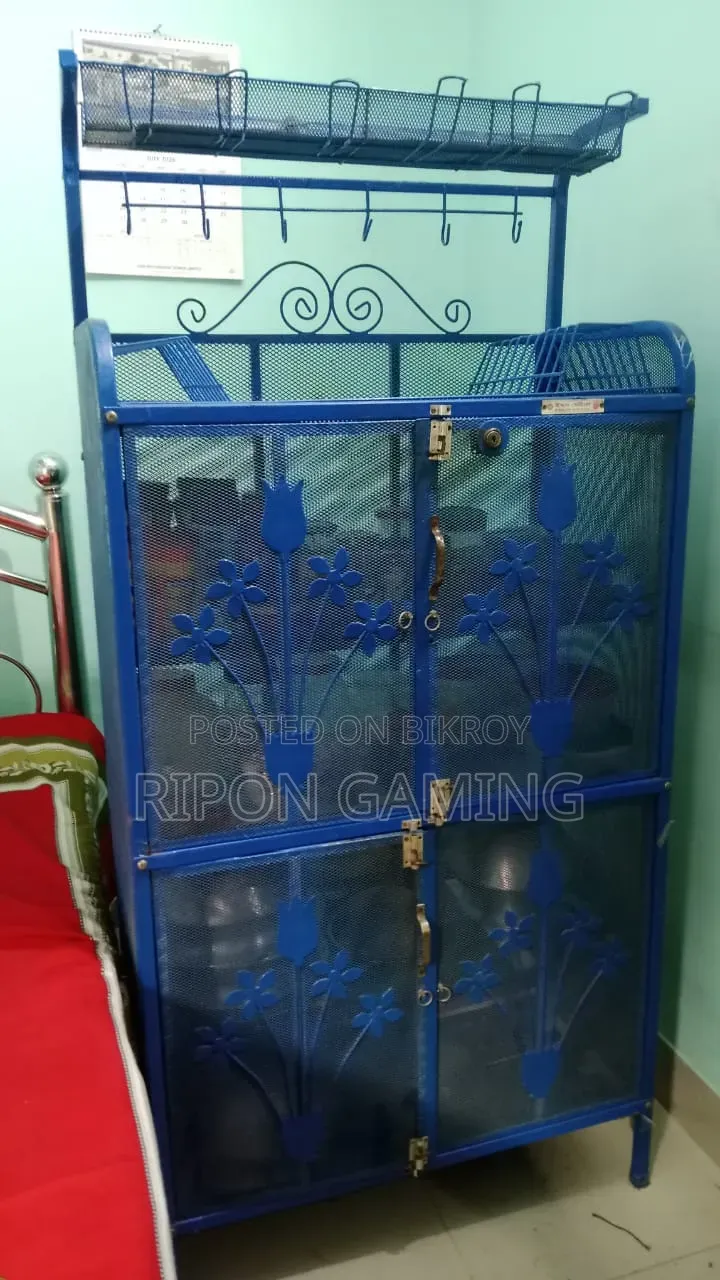A good and sturdy beautiful rack for sale, contact by phone if interested