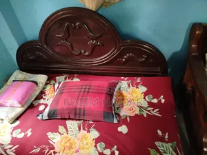 একটা ৬.৫/৫ ফিট খাট বিক্রি করব