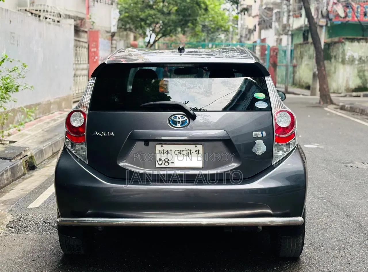 Toyota Aqua 2013 Gray