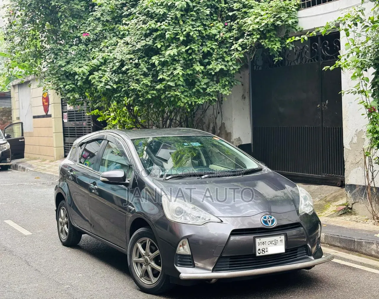 Toyota Aqua 2013 Gray