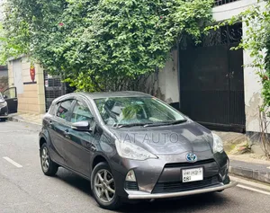 Toyota Aqua 2013 Gray