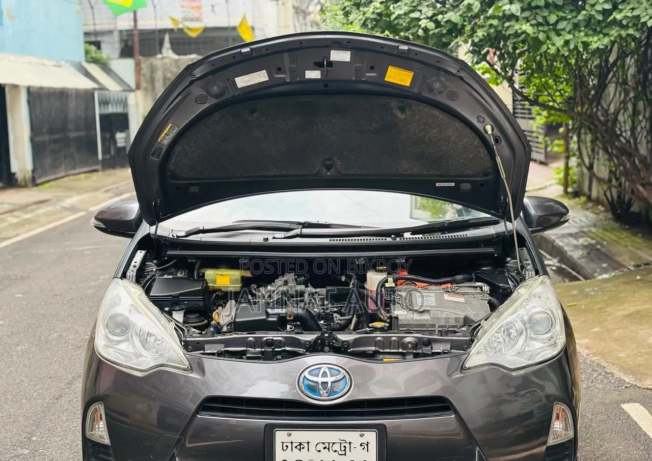 Toyota Aqua 2013 Gray