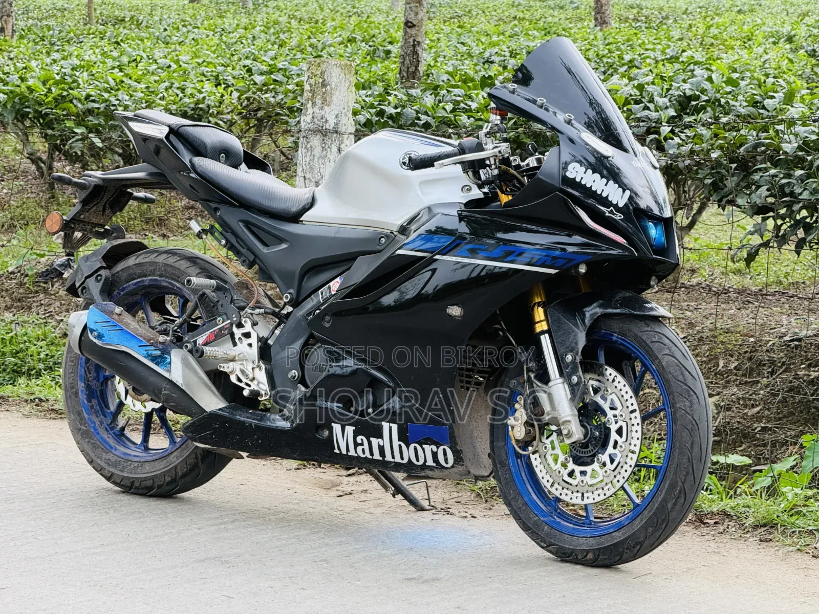 ইয়ামাহা আর১ ২০২৩ ব্ল্যাক