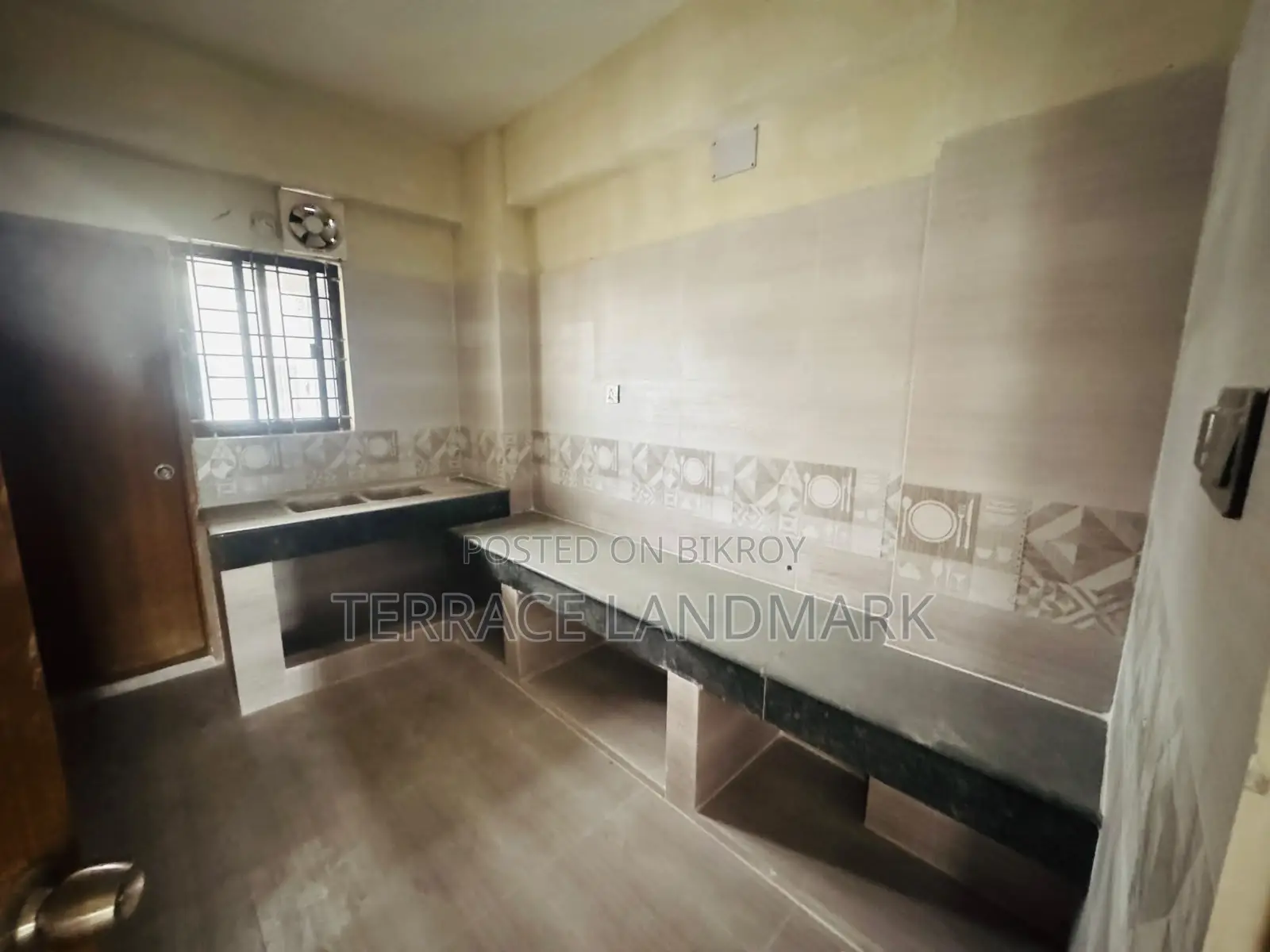 20-decimal House in Basundhara for sale