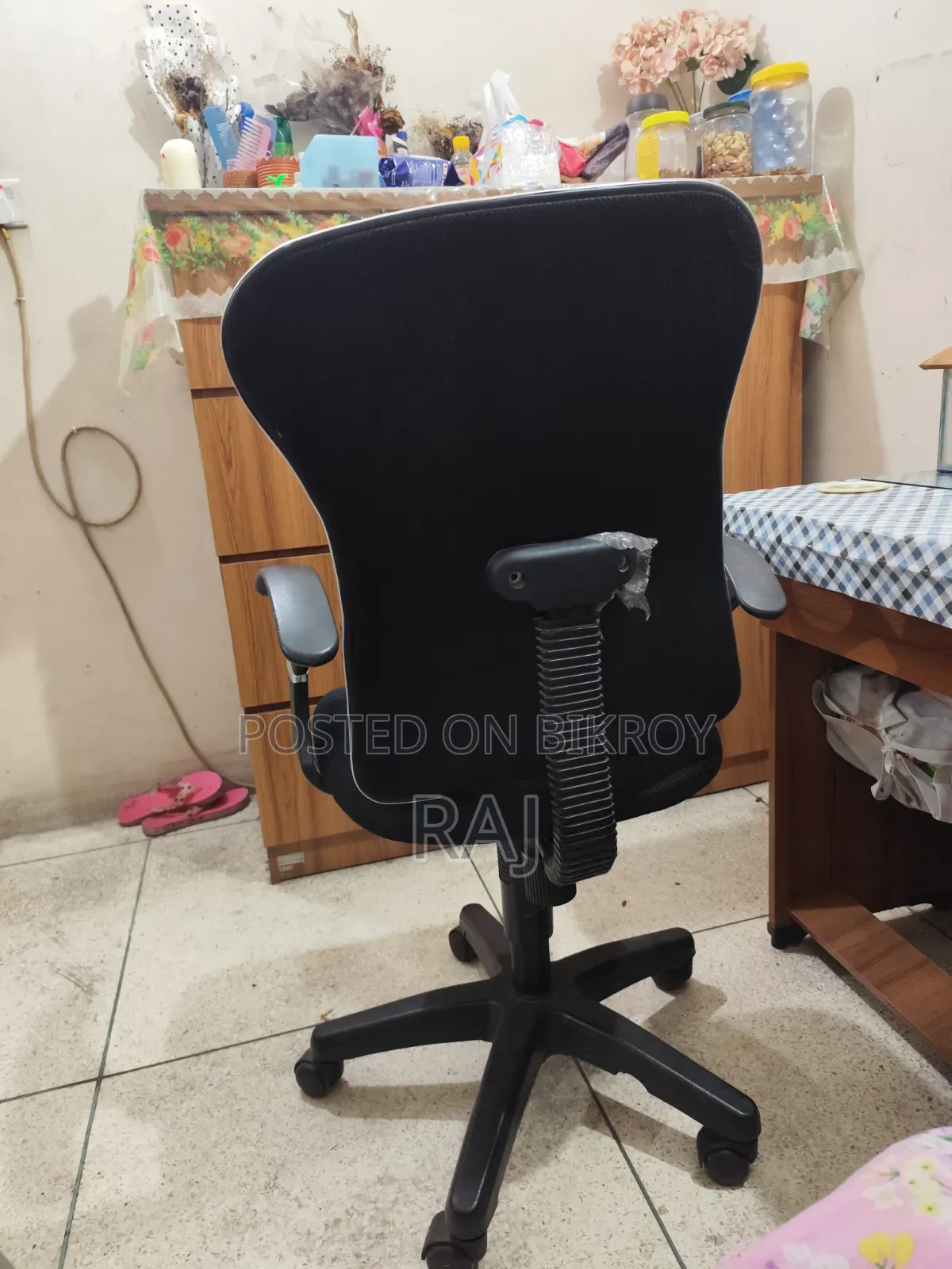 Office chair for sale, comfortable and durable.