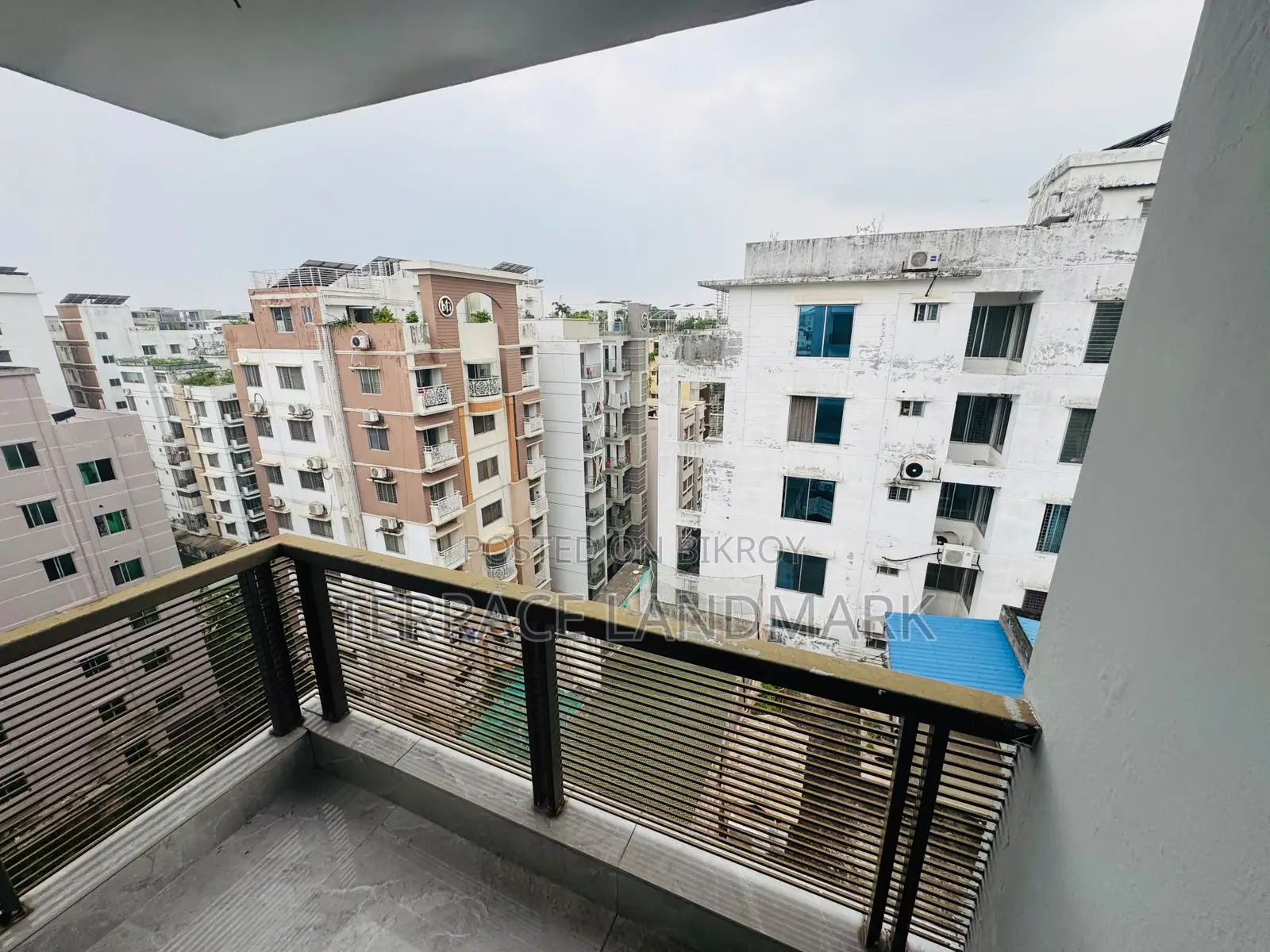 20-decimal House in Basundhara for sale