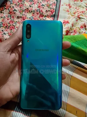 Samsung Galaxy A30s 128 GB নীল