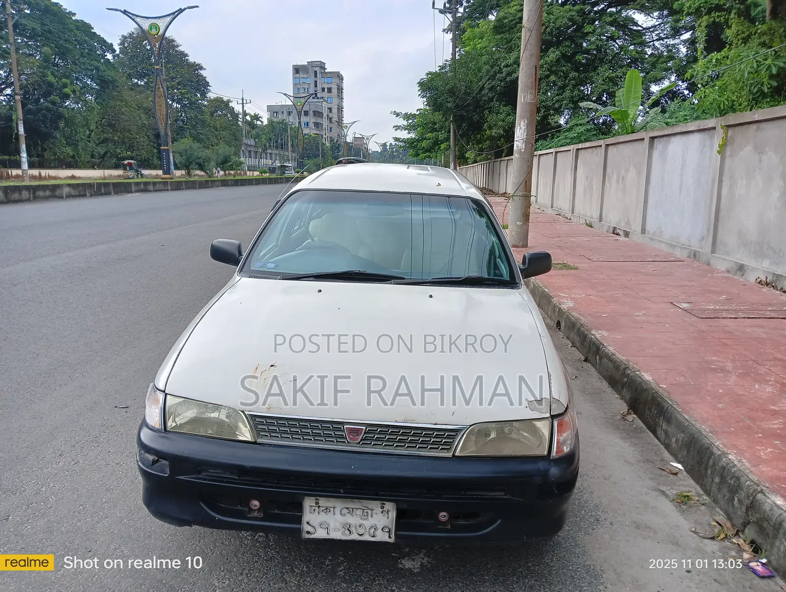 Toyota Corolla 2000 White