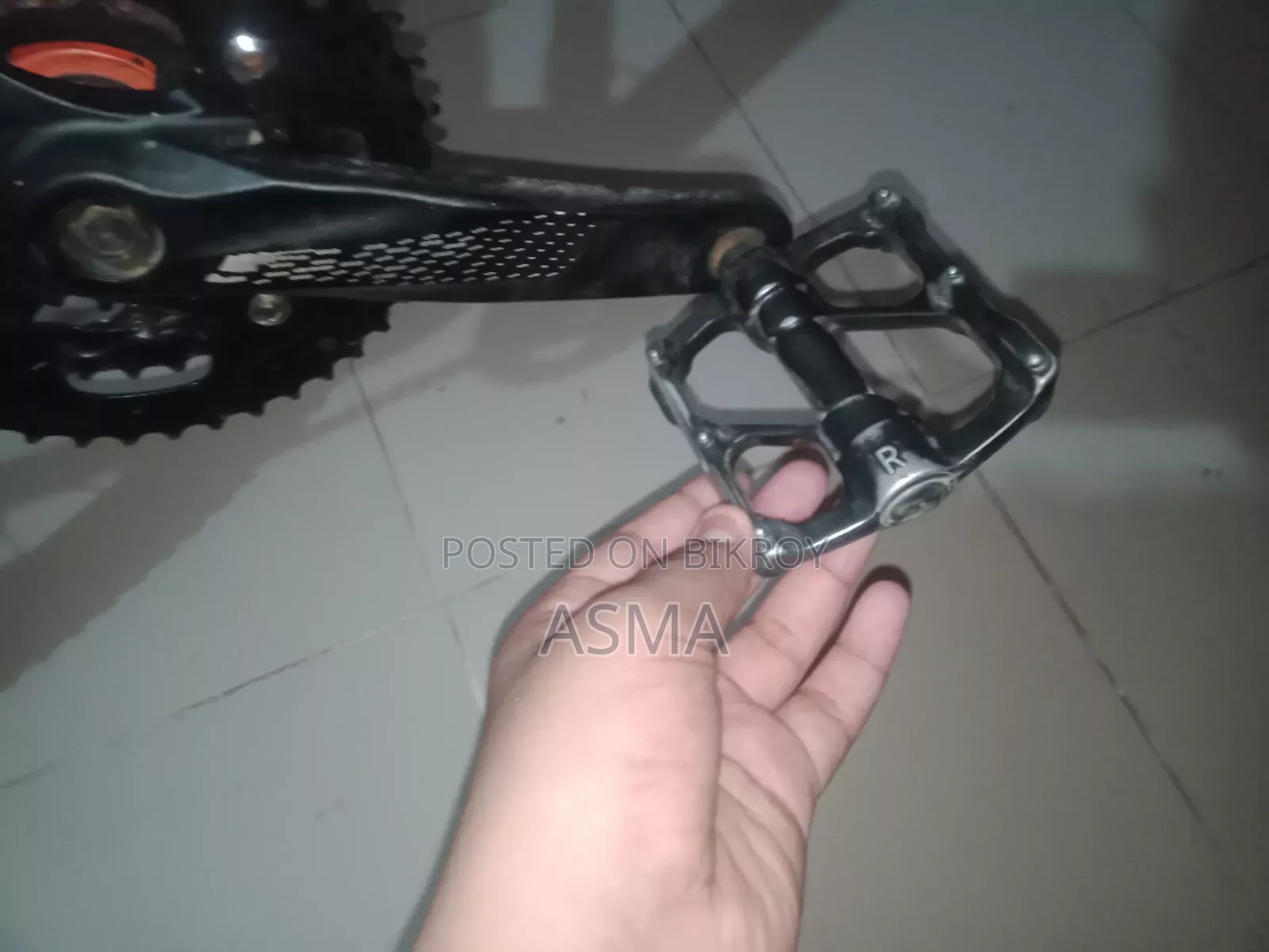New bicycle used for 1 month, negotiable