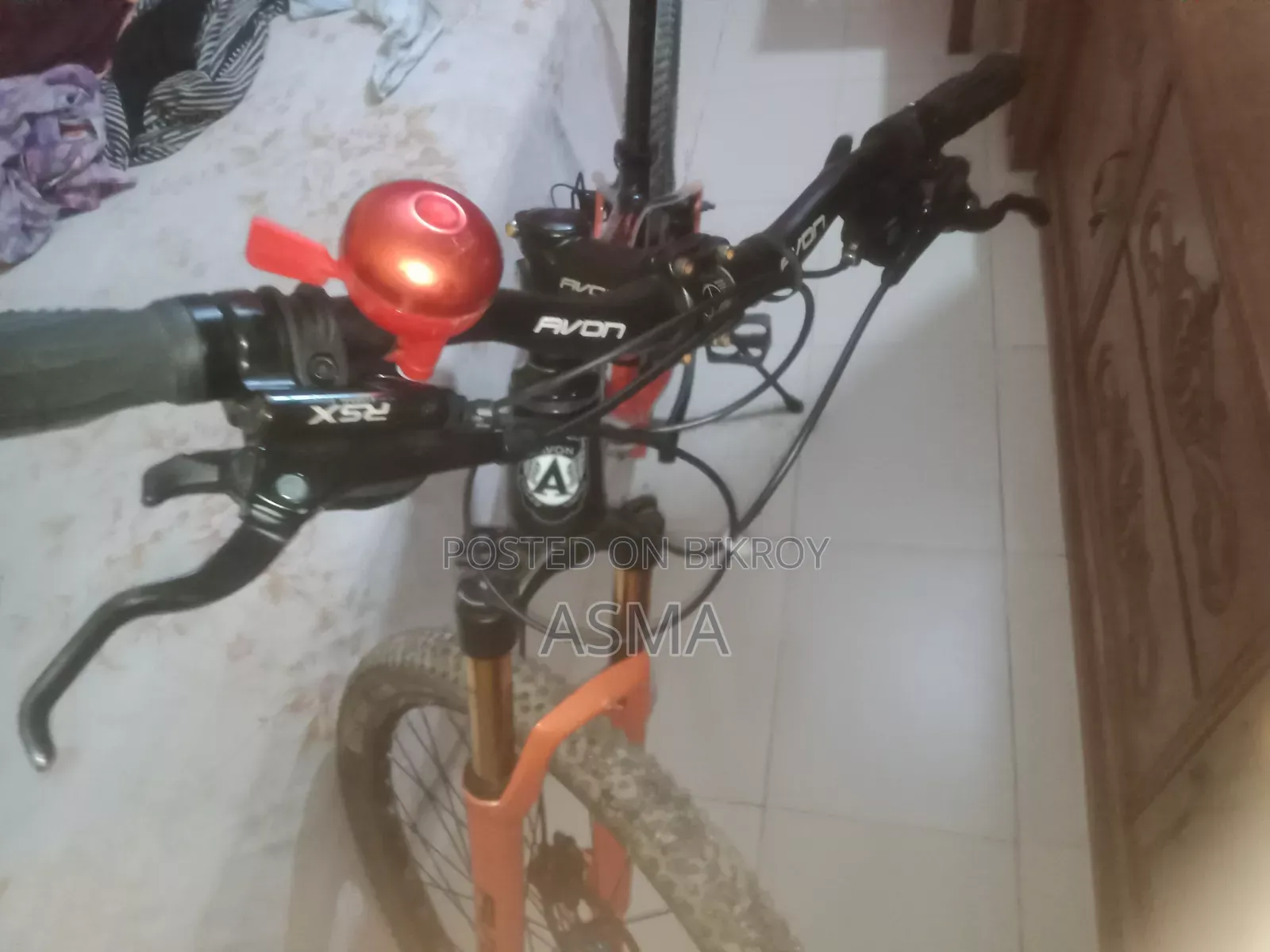 New bicycle used for 1 month, negotiable