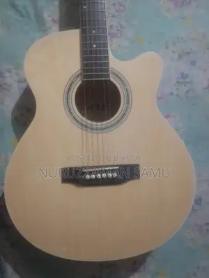 Axe Authentic Guitar for Sale. Bought 23 days ago, absolutely fresh.