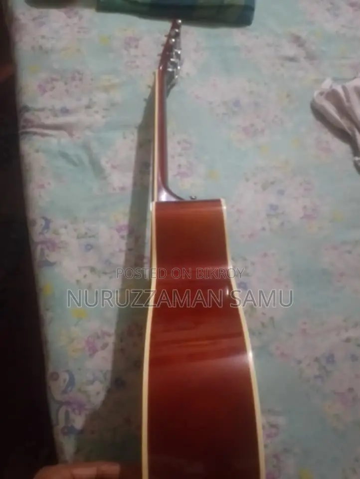 Axe Authentic Guitar for Sale. Bought 23 days ago, absolutely fresh.