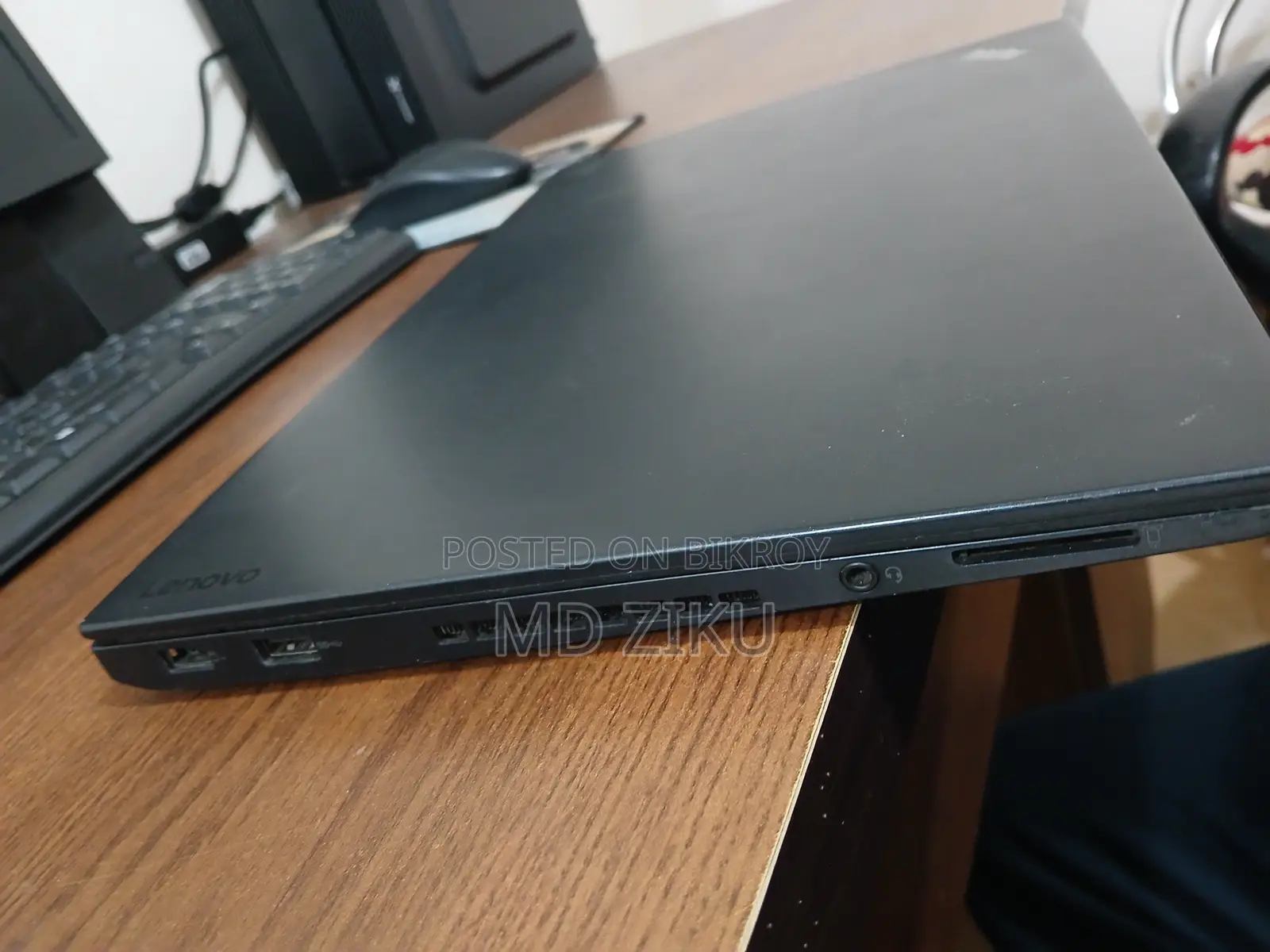 Laptop Lenovo 300e 8GB Intel Core I5 SSD 256GB