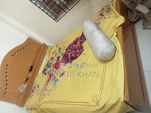 একদম ফ্রেশ মাএ ৩ মাস ব্যবহার হইছে