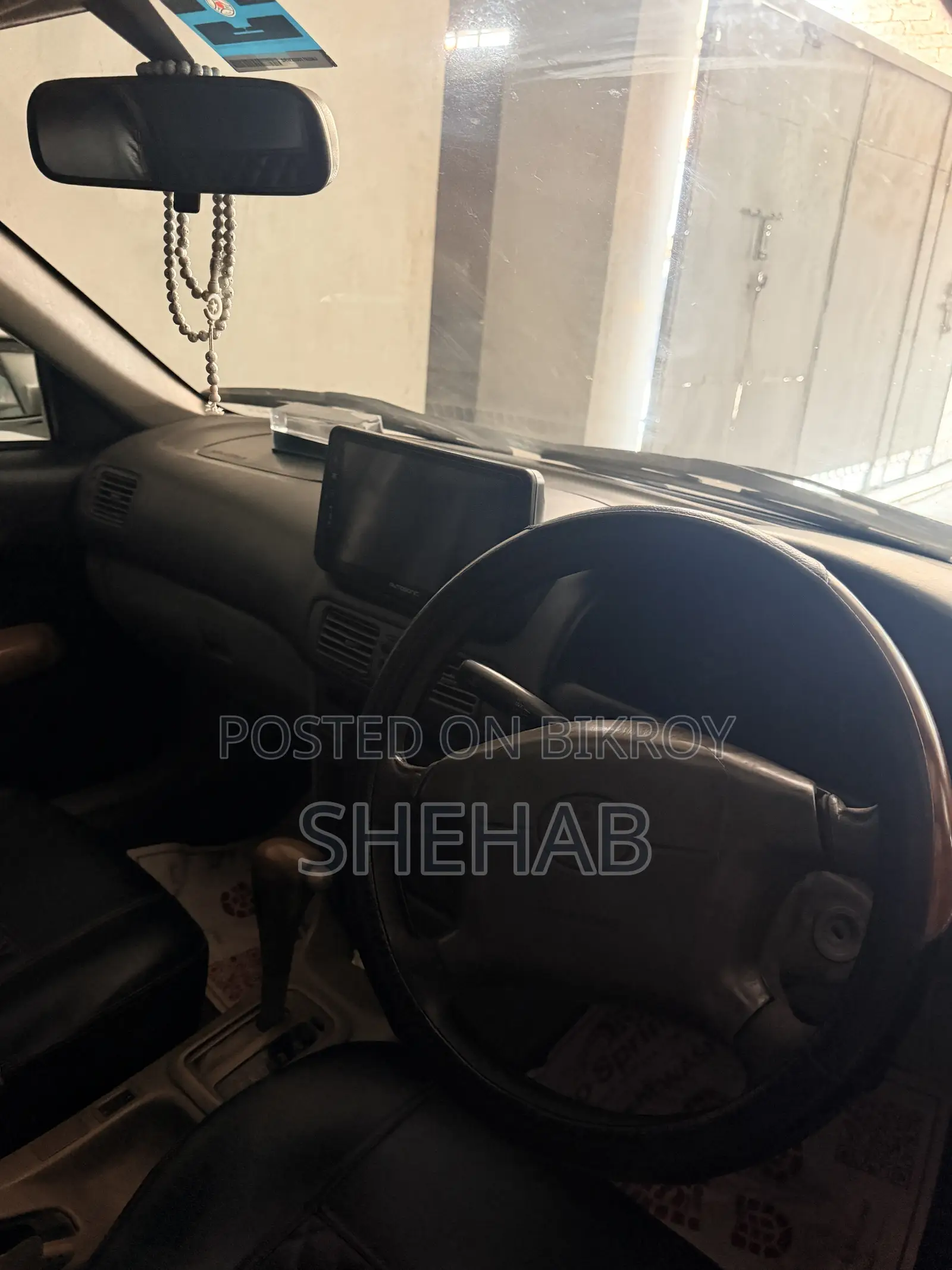 টয়োটা করোলা ১৯৯৮ সাদা