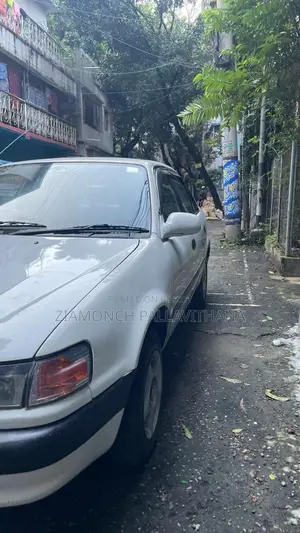 Toyota Corolla 1997 White