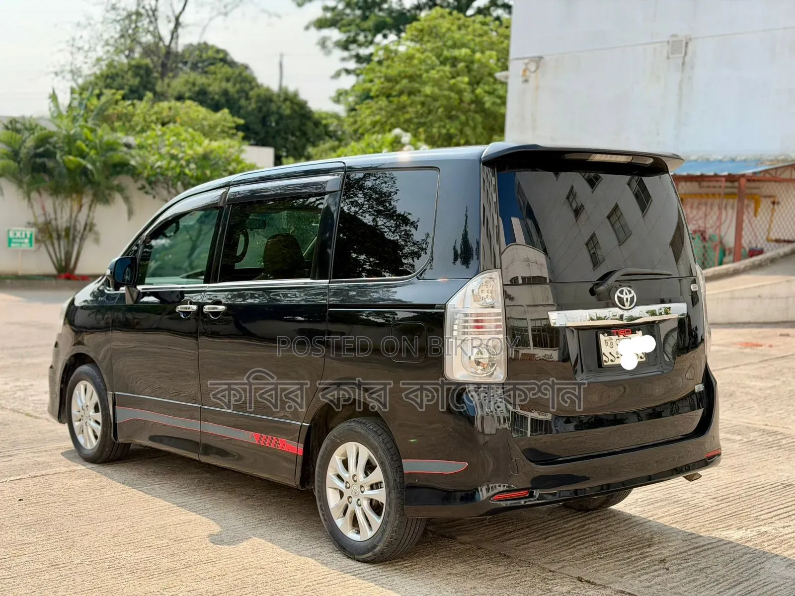 Toyota Noah 2011 Black