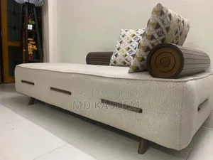Hatil Divan, Very Good Condition.
