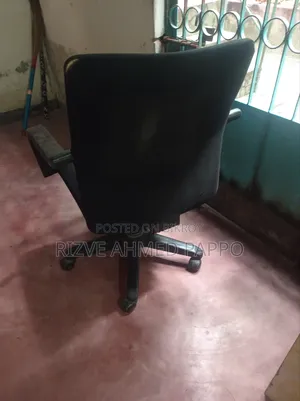 অফিসের চাকাওয়ালা চেয়ার বিক্রি
