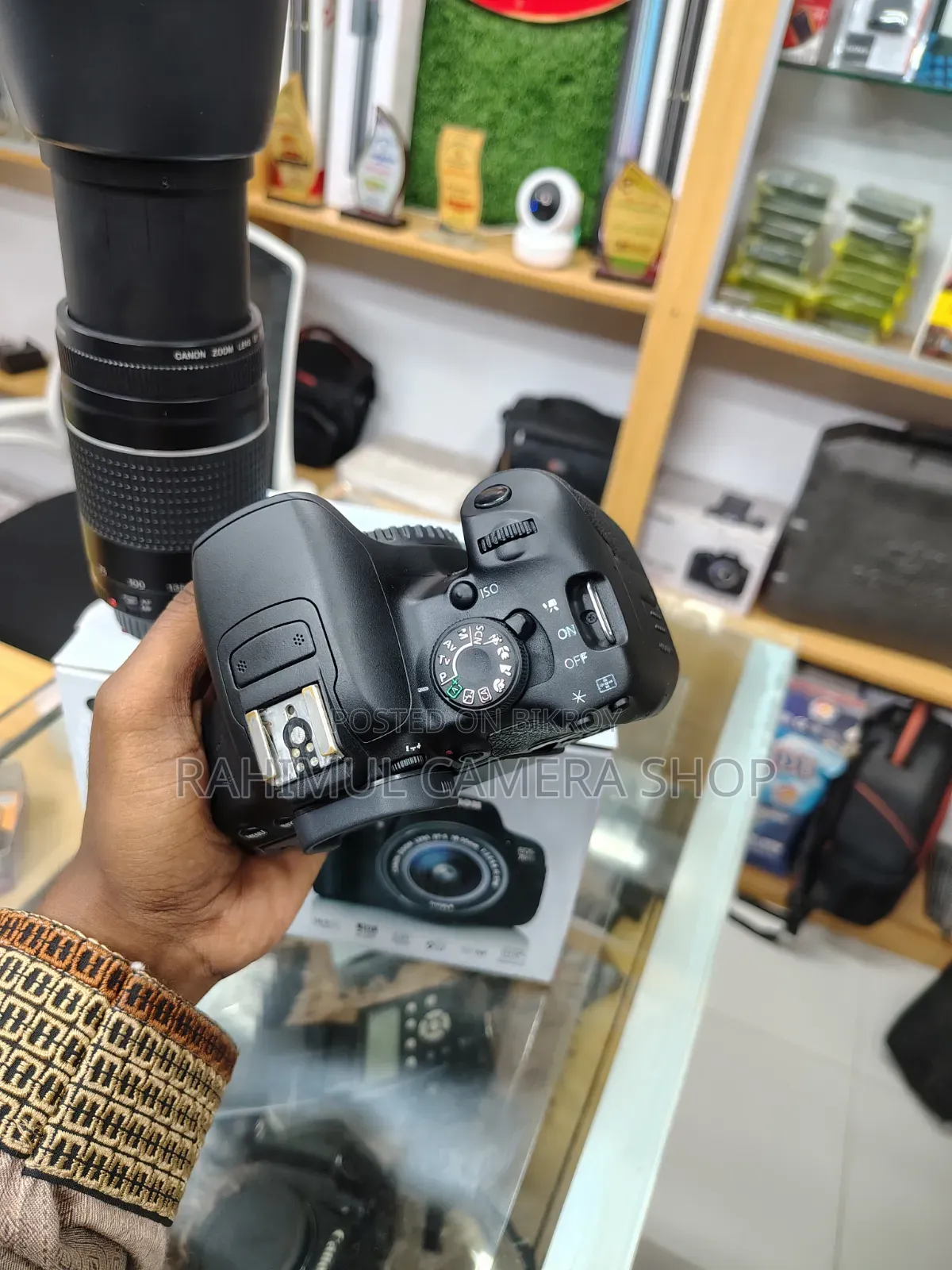 Canon EOS 700D with 75-300mm Zoom Lens Full Fresh Like New Condition
