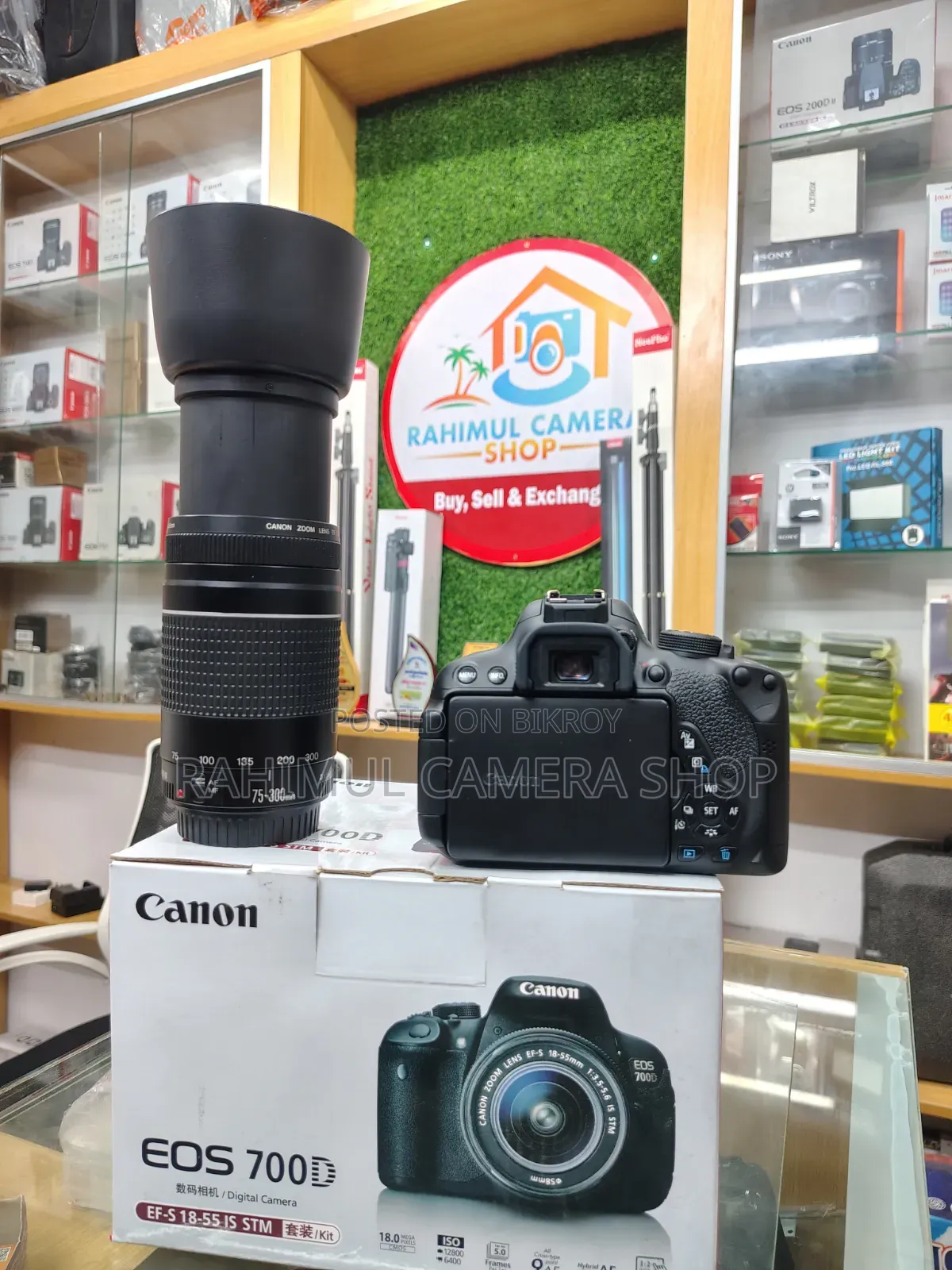 Canon EOS 700D with 75-300mm Zoom Lens Full Fresh Like New Condition