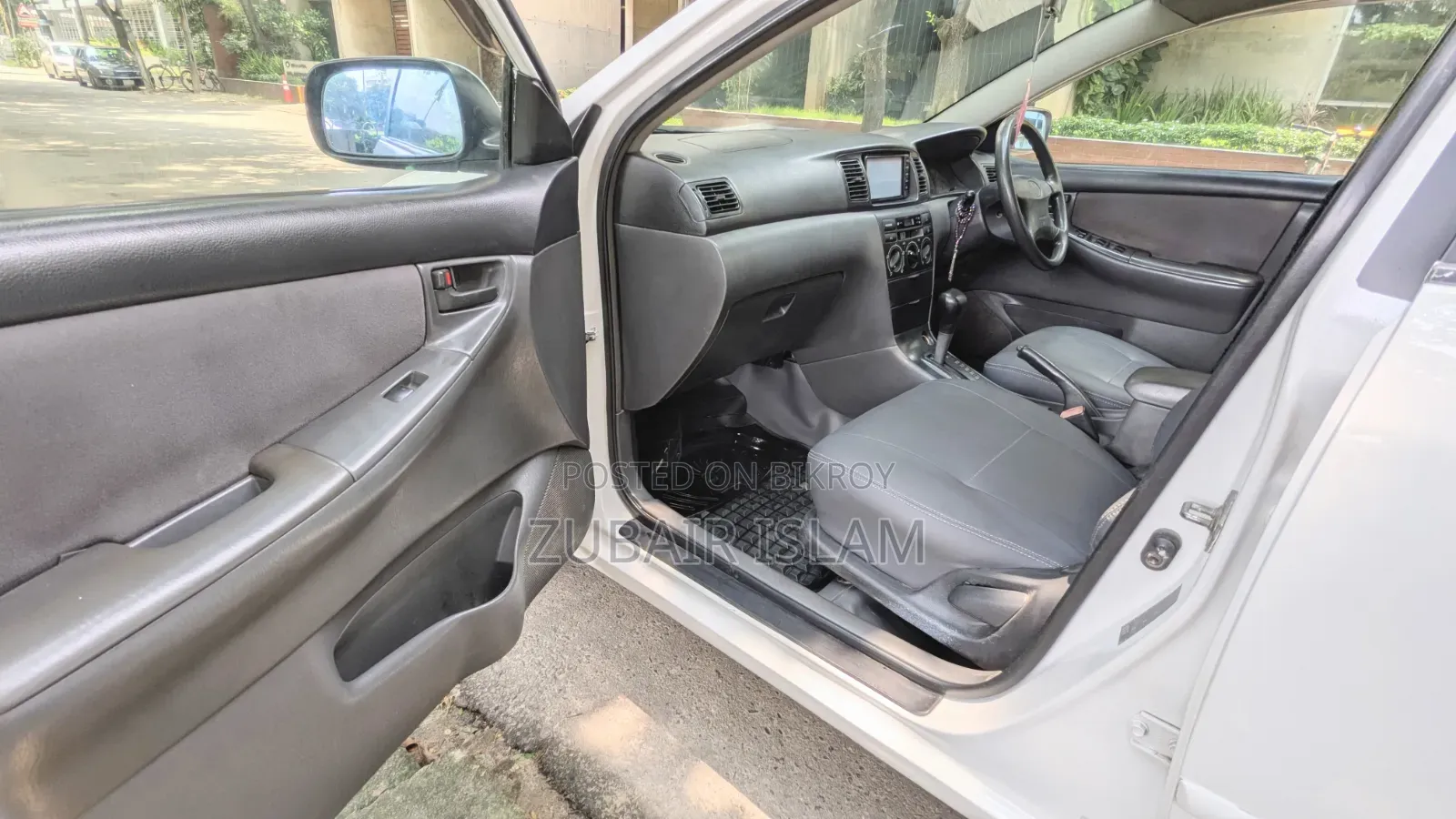 Toyota Corolla Sedan 2004 White