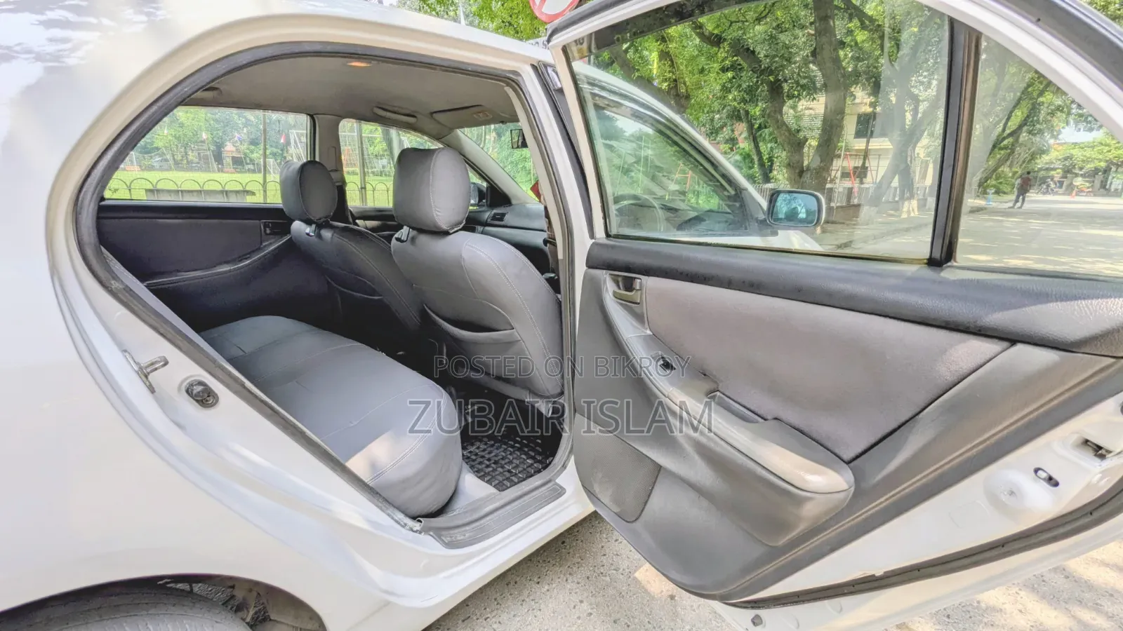 Toyota Corolla Sedan 2004 White