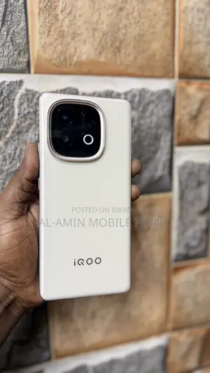 iQOO 256 GB White