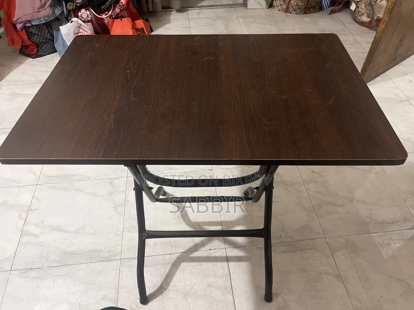 ২০ ইঞ্চি বাই ৩০ ইঞ্চি ফোল্ডিং টেবিল