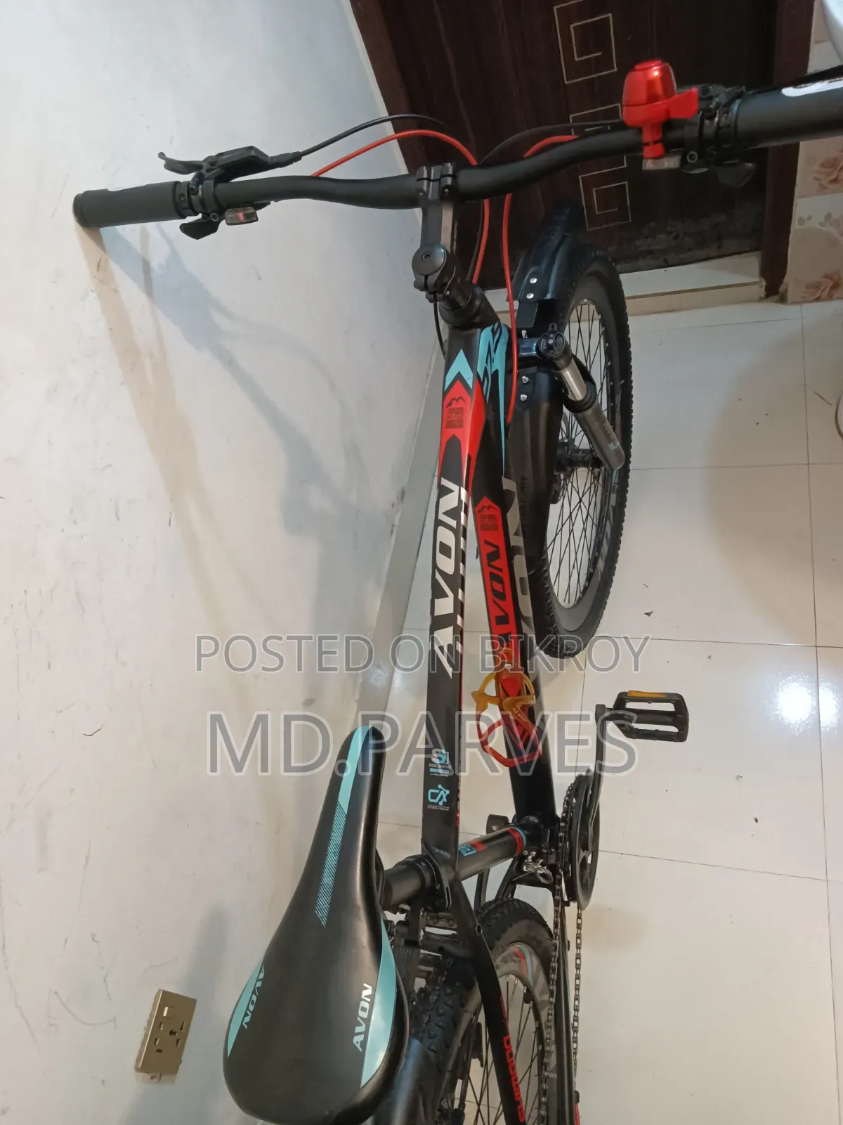 Oil Brake 27.5 Size Avon Cycle for sale, used only 2 months