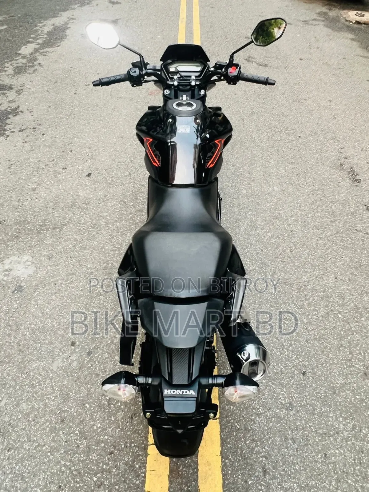 হোন্ডা এক্স-ব্লেড ১৬০ ২০২৫ কালো