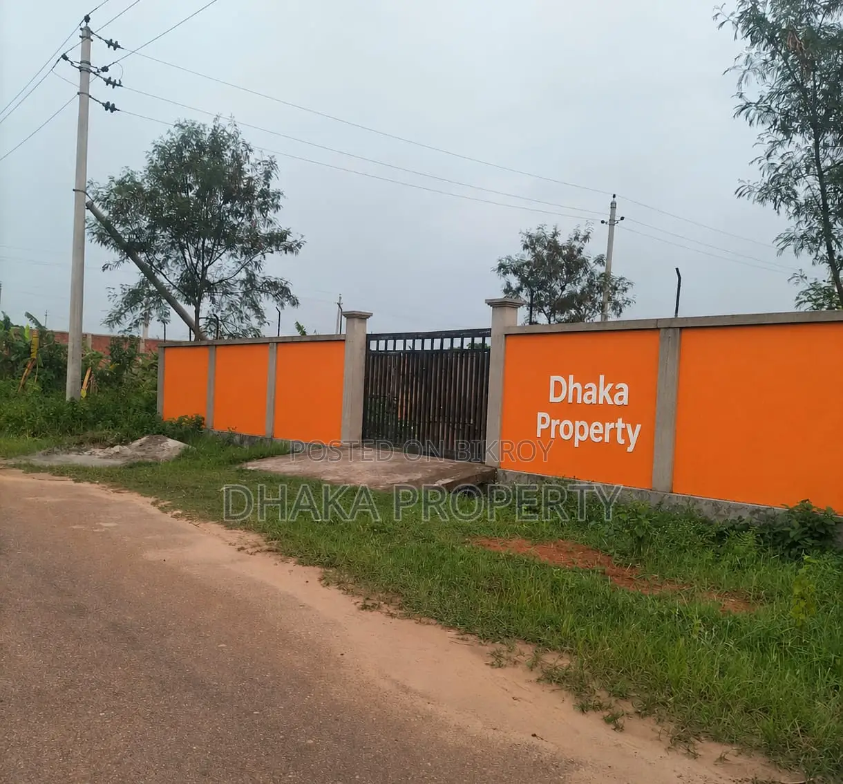 30ft Road 5 Katha Park South at Sector-16/D