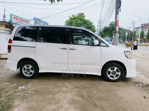 Toyota Noah 2007 Pearl