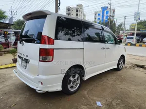 Toyota Noah 2007 Pearl