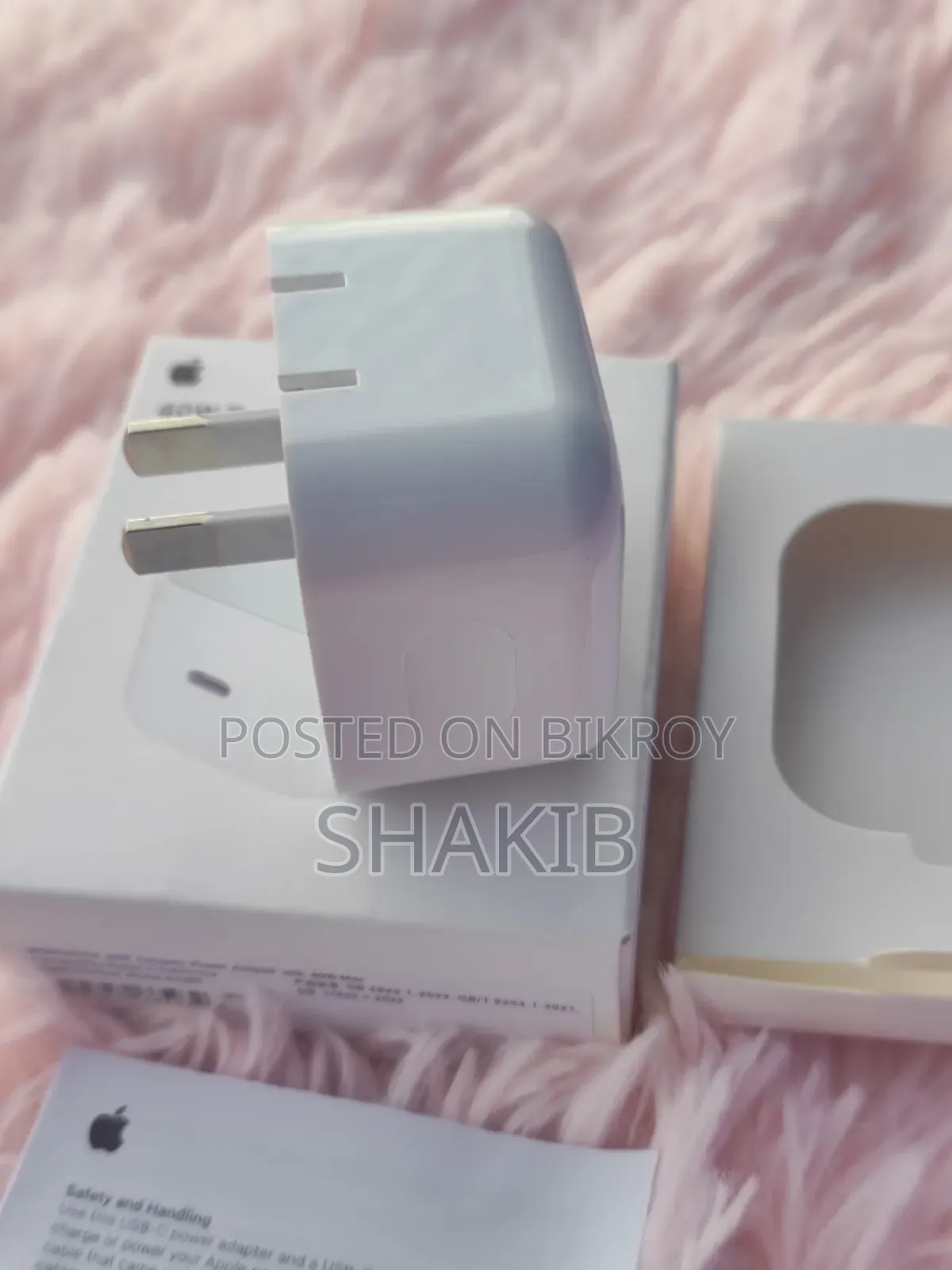 Apple 40w Original Adapter iPhone 16 Pro Max Box Pulled Cable