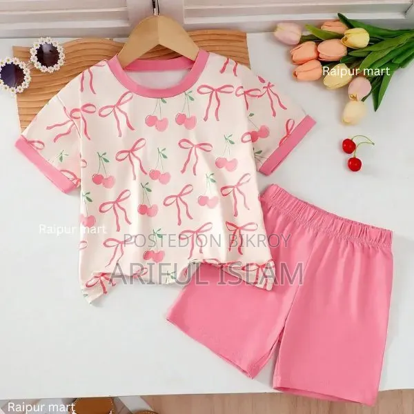 T-shirt and pants for little ones