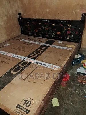 Excellent double bed made of mahogany wood for urgent sale (used for 2 years)