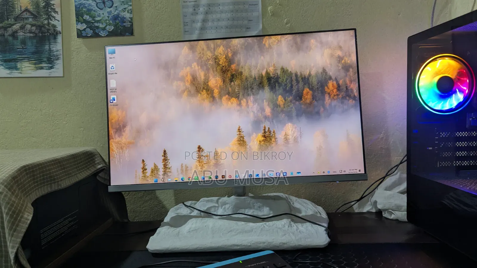 Monitor Post