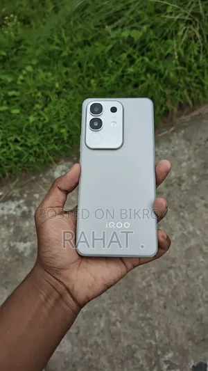 iQOO Z10x 128 GB Silver