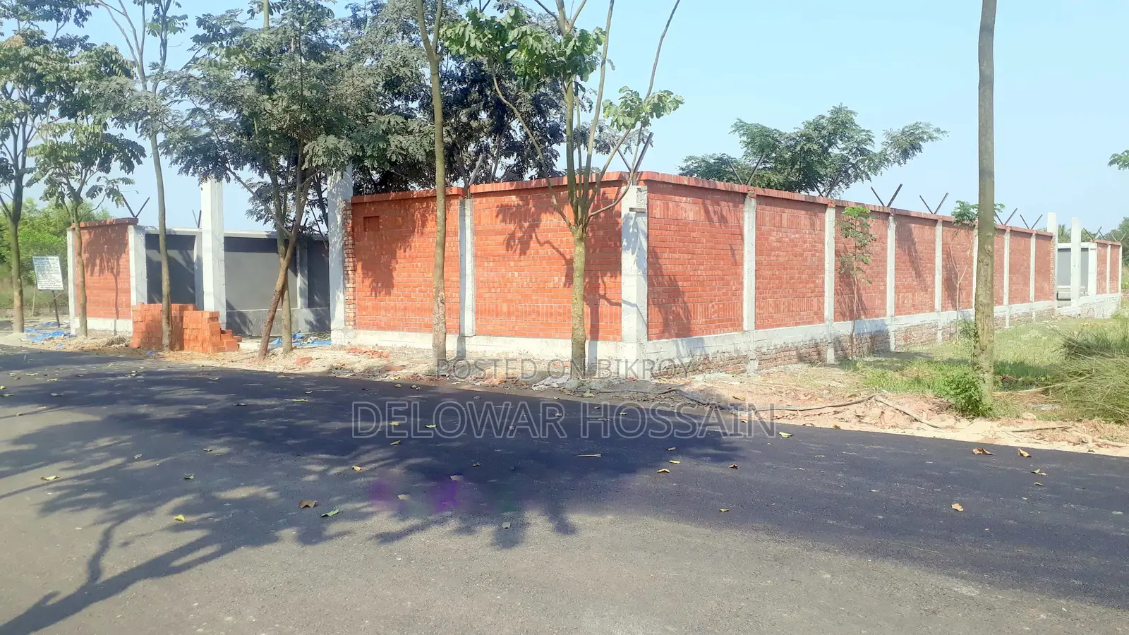 অপেক্ষা না করে বাউন্ডারি করা প্লট কিনেই বাড়ি করুন