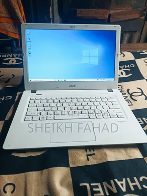 Laptop Acer Aspire V3-372 4GB Intel Core i5 HDD 512GB