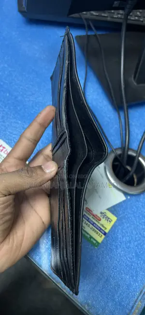 A Leather Wallet Will Be Sold✅