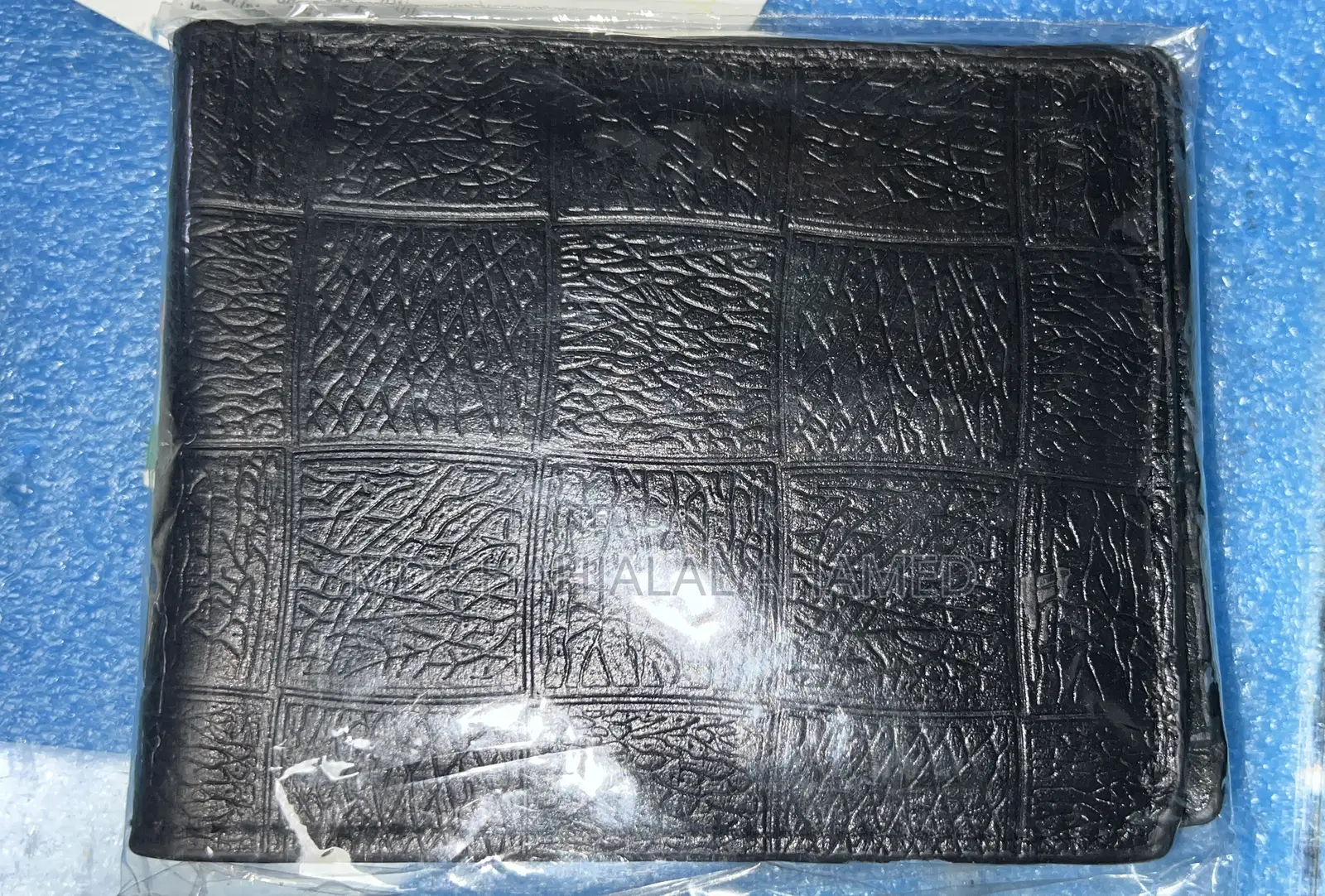 A Leather Wallet Will Be Sold✅