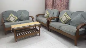 তিন পিস টুসিটার সোফা