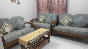 তিন পিস টুসিটার সোফা